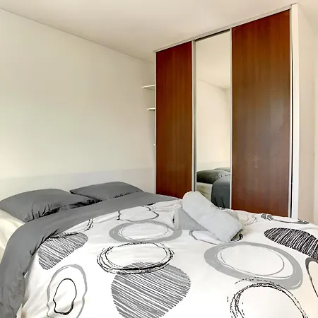 Apartment Les Caryatides - 2 Proche Versailles